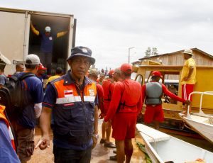 Imagem da notícia - Força tarefa montada pela Defesa Civil do Estado dá continuidade as ações em Boca do Acre, que permanece em Calamidade Pública.