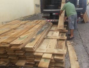 Imagem da notícia - Município de Caapiranga recebe madeira da Defesa Civil AM