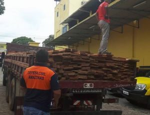 Imagem da notícia - Defesa Civil AM doa madeira apreendida para o município de Iranduba