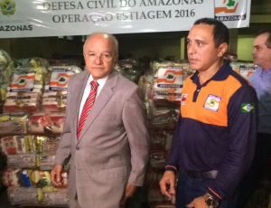 Imagem da notícia - Governador José Melo entrega repasse de R$ 1,2 milhão em ajuda humanitária para municípios em emergência pela estiagem