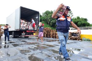 Imagem da notícia - Calha do Solimões, afetada pela enchente, recebe ajuda humanitária da Defesa Civil do Amazonas