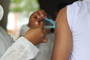 Imagem da notícia - FVS informa a aplicação 238.850 doses de vacina contra Covid-19 no Amazonas até este domingo (21/02)