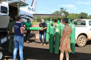 Imagem da notícia - Departamento aéreo da SSP-AM transporta cilindros de oxigênio para Apuí