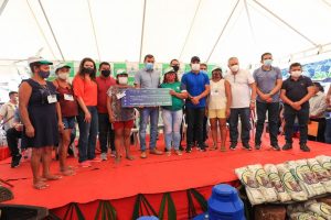 Imagem da notícia -  Governador Wilson Lima entrega kits para fomento da pesca em São Gabriel da Cachoeira