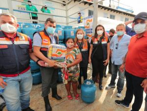 Imagem da notícia - Governador Wilson Lima entrega R$ 1,8 milhão em Crédito Solidário em municípios atingidos pela cheia