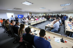 Imagem da notícia - Governador Wilson Lima confirma contratação de 85 brigadistas para reforço no combate às queimadas