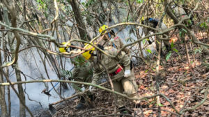 Imagem da notícia - Corpo de Bombeiros monta força-tarefa para extinguir incêndio em Iranduba