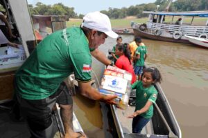 Imagem da notícia - Governo do Amazonas age para diminuir impactos da estiagem na vida escolar de aluno da rede estadual 