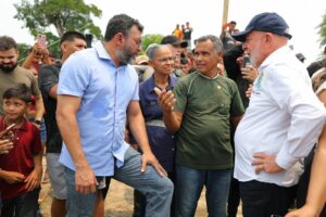 Imagem da notícia - Em visita a comunidades de Manaquiri, Alvarães e Tefé, Wilson Lima reforça pedidos de apoio no enfrentamento à estiagem ao presidente da República