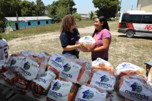 Imagem da notícia - Merenda em Casa: Governo do Amazonas distribui kits para alunos da zona rural de Manaus