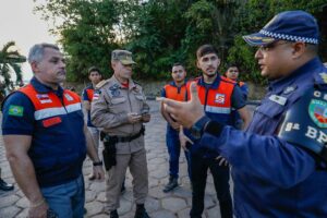 Imagem da notícia - Governo do Amazonas envia equipes de salvamento para atuar em acidente no Porto de Manacapuru